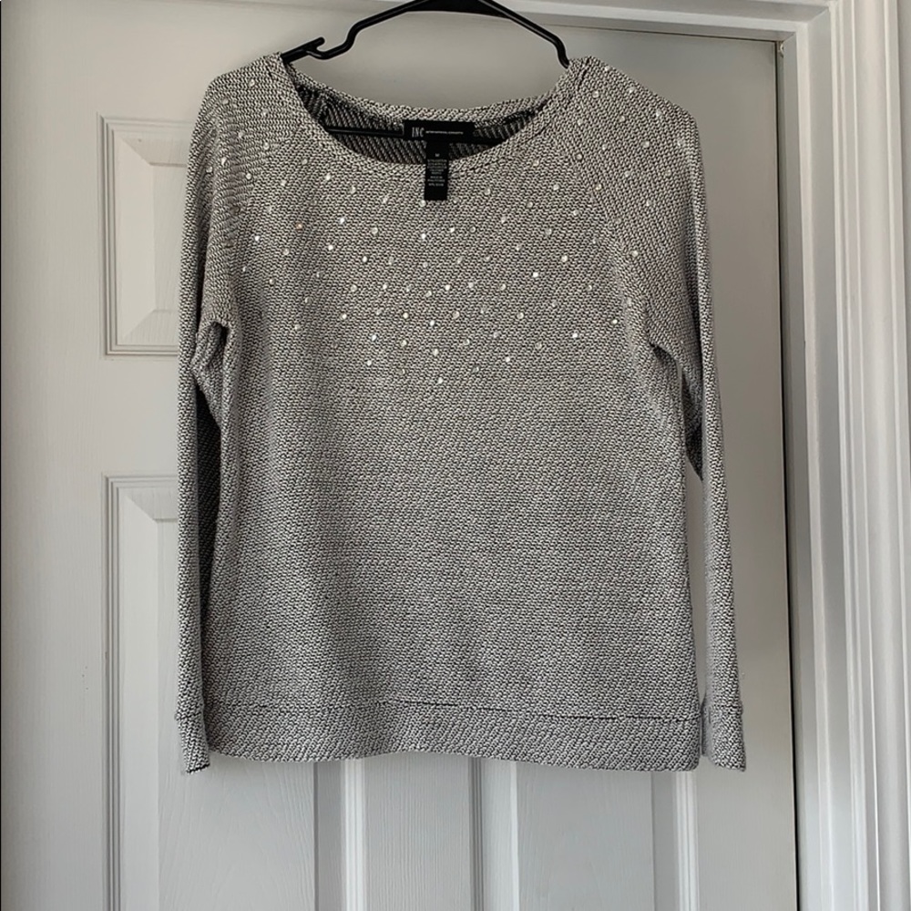 Women’s sweater type blouse